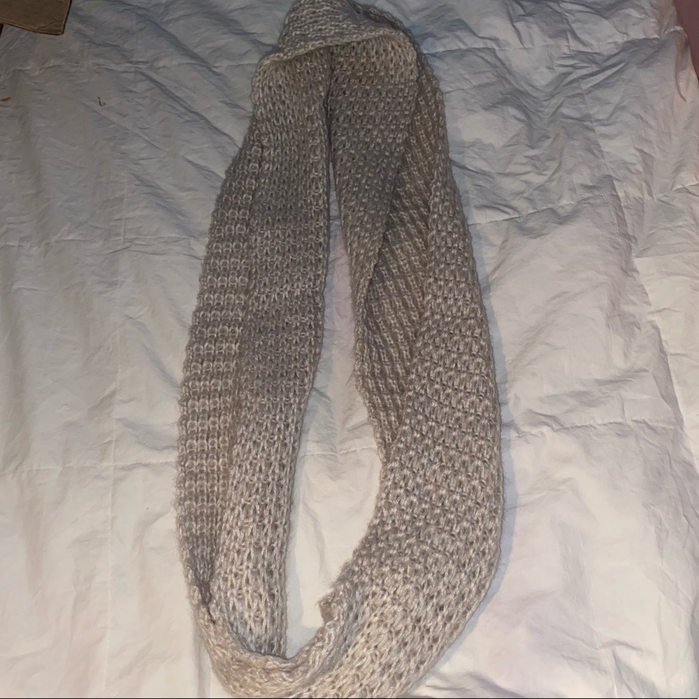 Infinity scarf